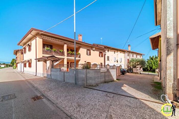 Casa con 6 locali in vendita in Via Settembre, San Martino Al Tagliamento