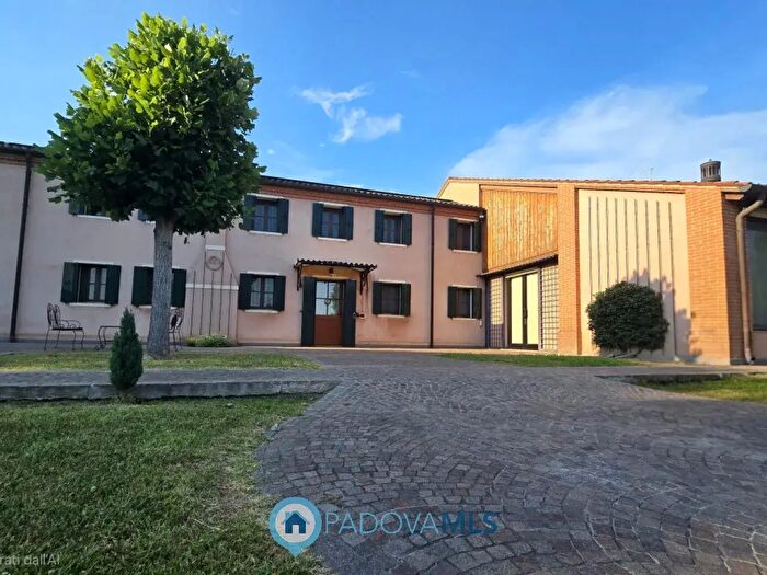 Casa con 6 locali in vendita in Via Bovolare, Este
