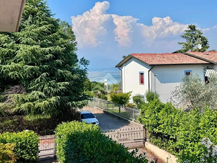 Appartamento quadrilocale in vendita in Via Bassanella, Peschiera Del Garda