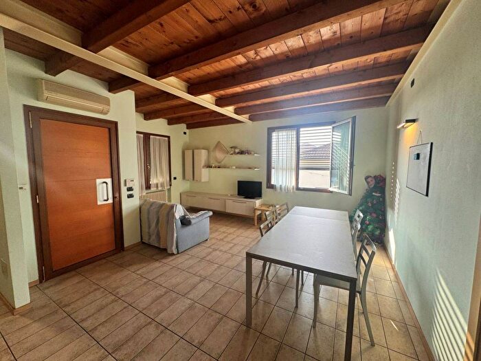 Appartamento con 6 locali in affitto in Via Madonna dello Schioppo, SantEgidio Vigne, Cesena
