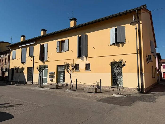 Appartamento trilocale in vendita in Piazza Ercole Primo Duca dEste, SantAgata Sul Santerno