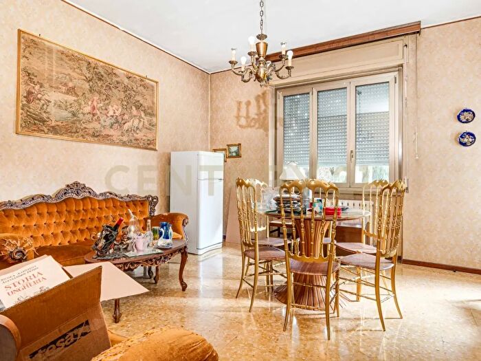 Appartamento quadrilocale in vendita in Via Enna, Busto Arsizio