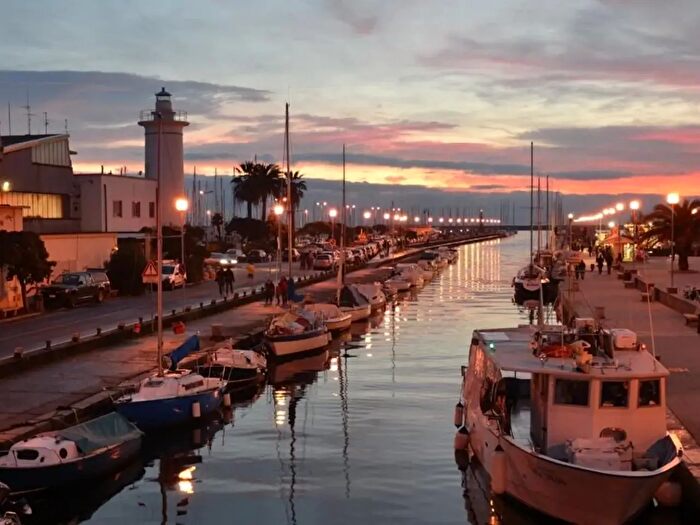 Appartamento con 5 locali in vendita in a N Pisano, Viareggio