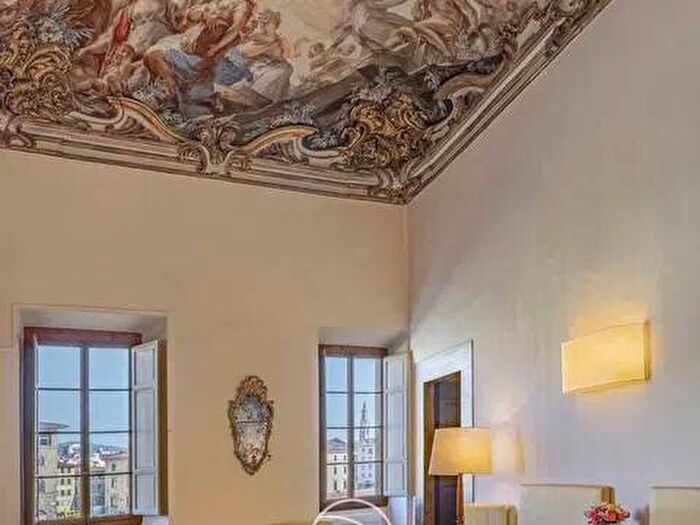 Appartamento con 6 locali in affitto in Piazza Di Santa Maria SoprArno No Number, Ponte Vecchio Pitti, Firenze