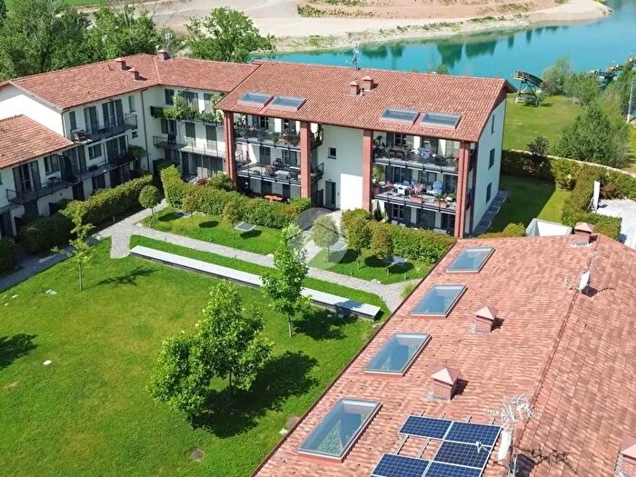 Appartamento trilocale in vendita in Appartamento Strada Vicinale Cascina Torriana Guerrina, Cernusco Sul Naviglio