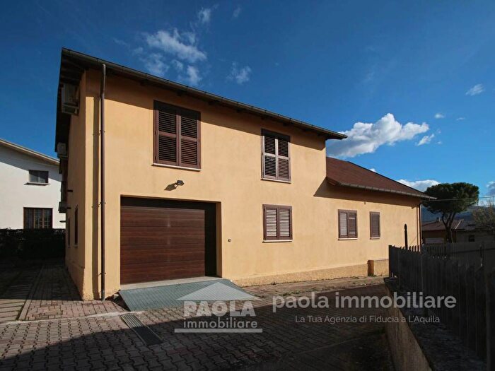 Casa trilocale in affitto in Strada Statale del Gran Sasso d'Italia, Pettino Cansatessa, L'Aquila