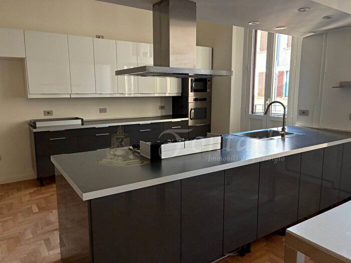 Appartamento con 5 locali in affitto in Via Gustavo Modena, Indipendenza, Milano