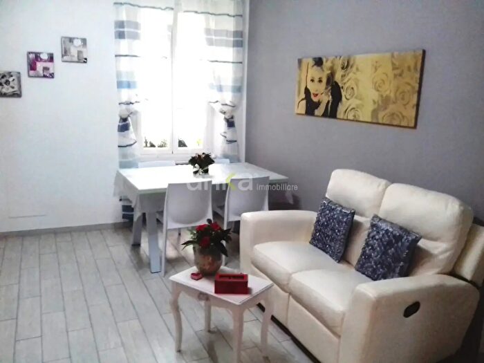 Appartamento con 5 locali in vendita in Via Cavour Snc, Jesi