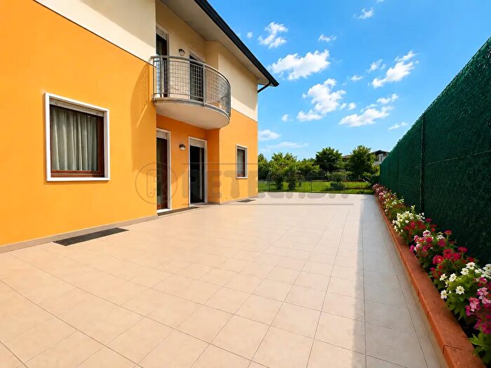 Casa con 9 locali in vendita in Via degli Aceri, Sarcedo