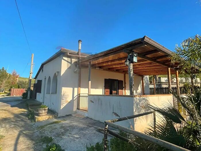 Casa con 5 locali in vendita in Agrigento