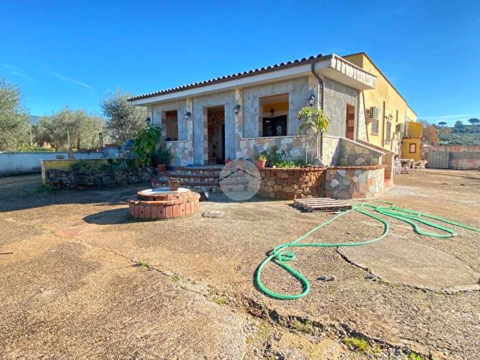 Casa con 7 locali in vendita in Strada Ponte delle Tavole, Palombara Sabina