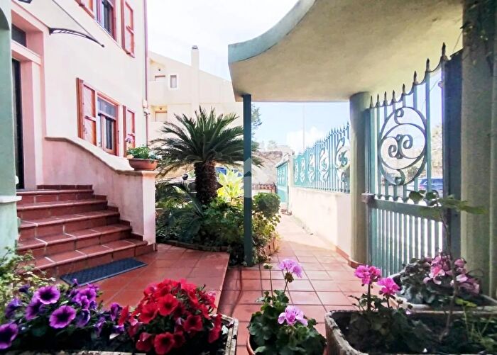 Casa con 7 locali in vendita in Via Silesu, Quartu SantElena