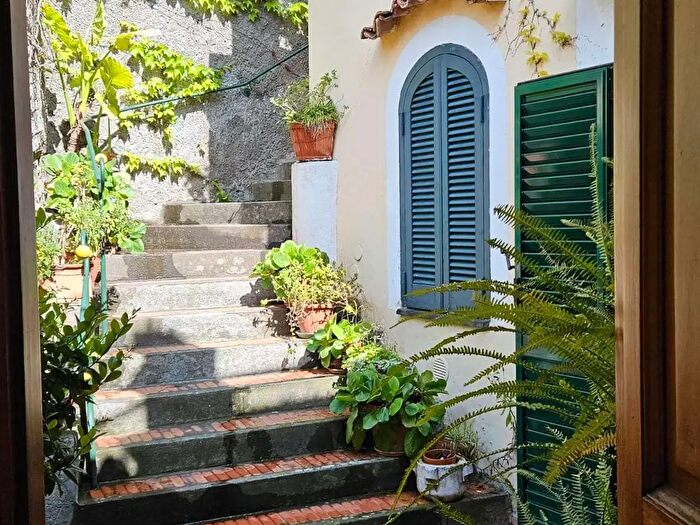 Appartamento quadrilocale in vendita in Positano