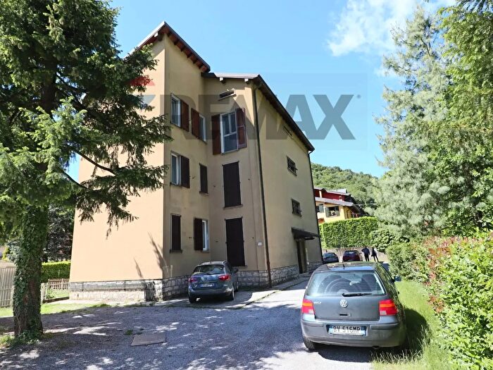 Appartamento trilocale in vendita in Via Annunciata, Palazzago