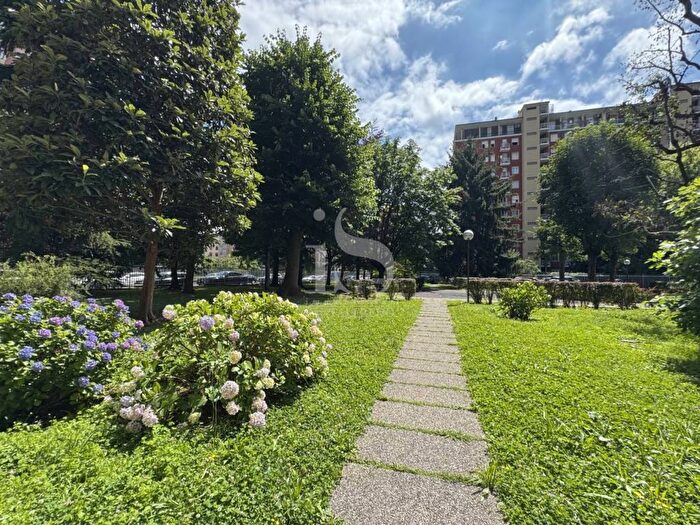 Appartamento trilocale in affitto in VIA CIMABUE, Monte Stella, Milano