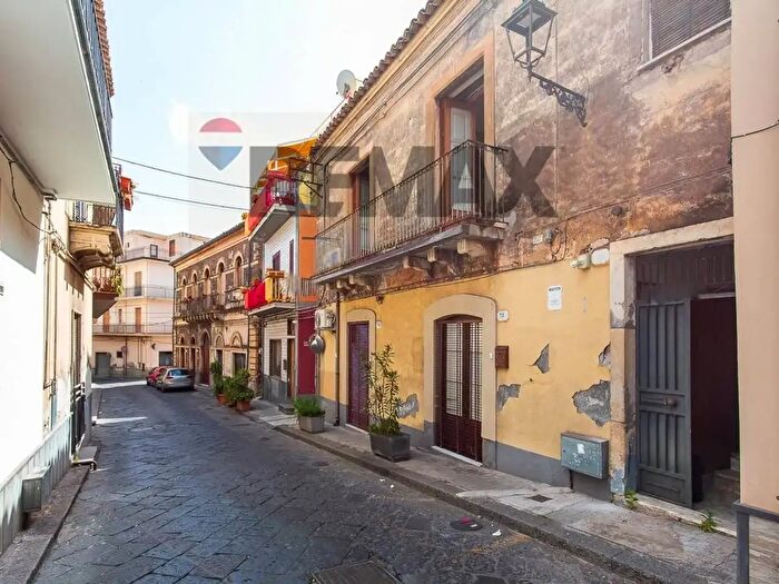 Casa quadrilocale in vendita in Via Innessa, Biancavilla