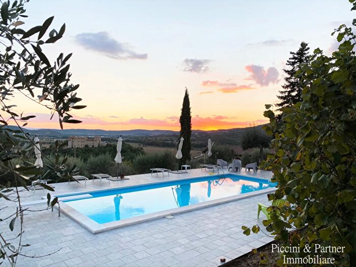 Casa con 17 locali in vendita in Via Giambattista Vico, Corciano