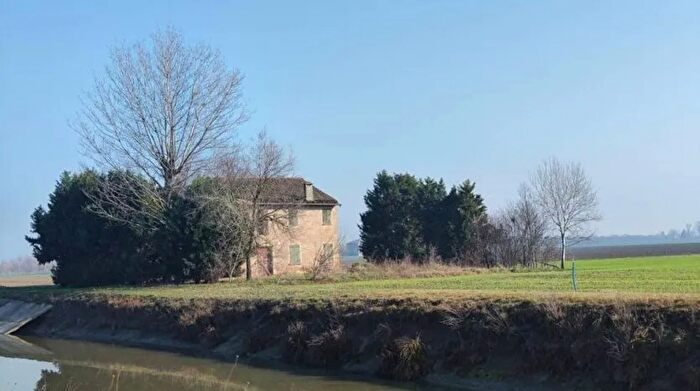 Casa con 6 locali in vendita in Via Piantoni Cento Ferrara Frazioni Nord, Cento