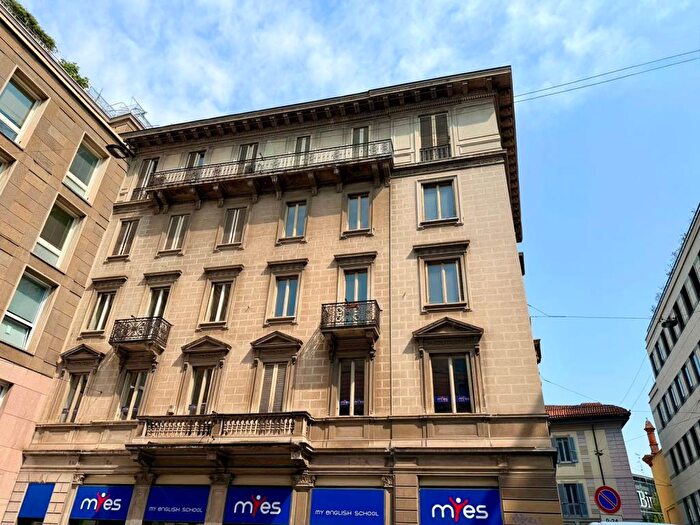 Appartamento bilocale in affitto in Via Porlezza, Duomo, Milano