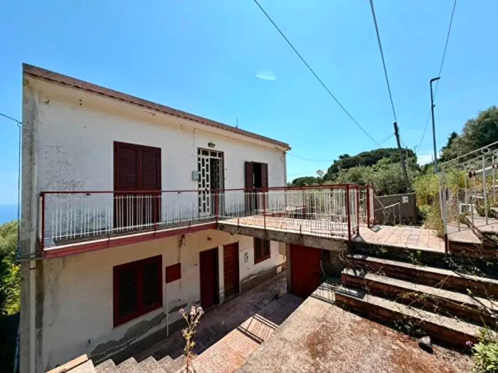 Casa con 6 locali in vendita in Case Pileci, Gioiosa Marea