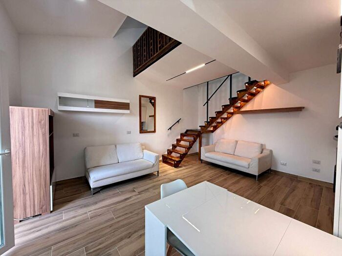 Appartamento bilocale in affitto in Via Alessandro Manzoni, Centro, Giussano