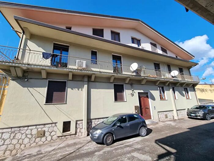 Appartamento quadrilocale in affitto in Via Calvario, Pratola Serra