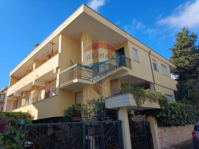 Appartamento con 8 locali in vendita in Via IV Novembre, Lanciano