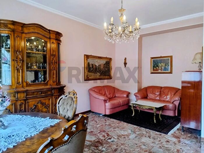 Appartamento trilocale in affitto in Via al Colleggio dei Nobili, Parma