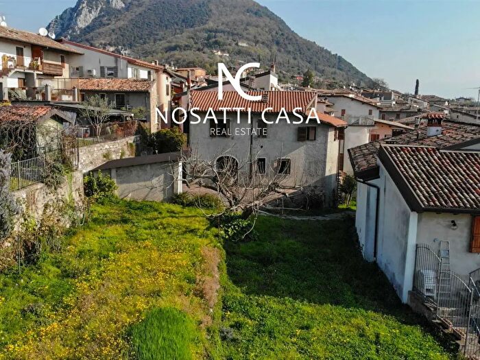 Appartamento quadrilocale in vendita in Via Raffaello, Toscolano Maderno