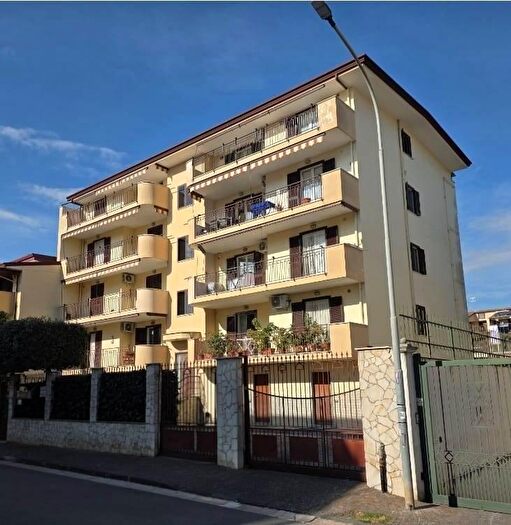 Appartamento quadrilocale in vendita in Via Tommaso De Vivo, Orta Di Atella