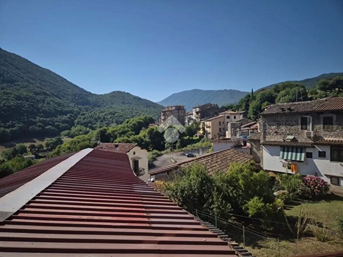 Appartamento bilocale in vendita in Via Vittorio Emanuele II, Montelanico