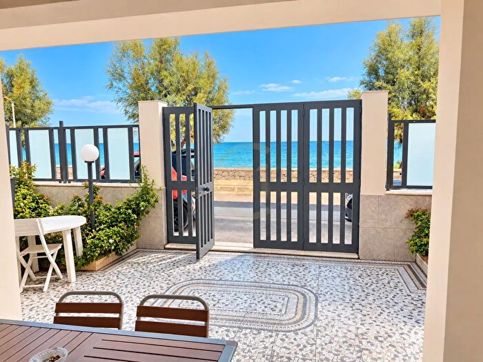 Appartamento bilocale in vendita in Lungomare Agnone Bagni, Augusta