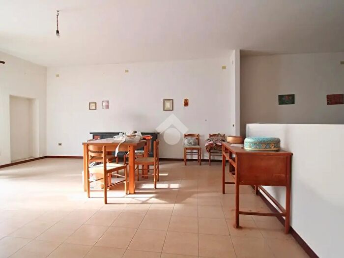 Appartamento quadrilocale in vendita in Via Francesco Petrarca, San Salvo