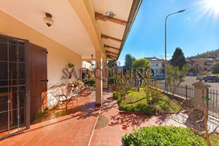 Casa con 6 locali in vendita in Piazza Martiri Partigiani, Sassuolo