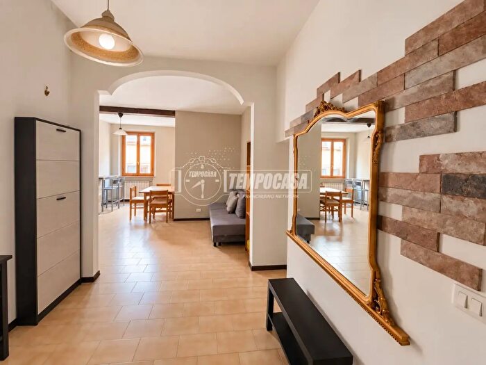 Appartamento trilocale in vendita in Via San Salvatore, Modena