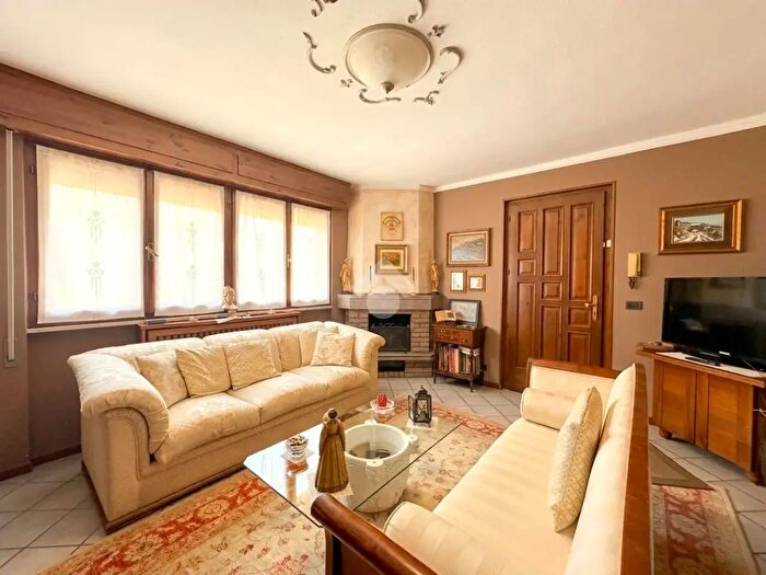 Casa trilocale in vendita in Via Bevilacqua, Concesio