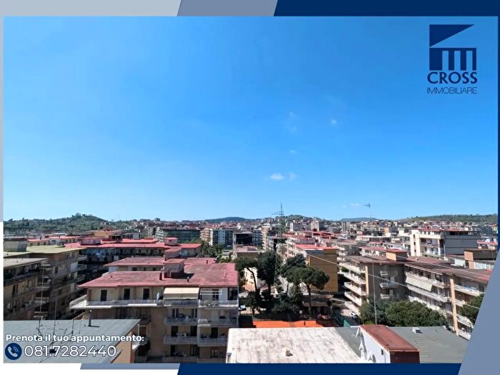 Appartamento trilocale in affitto in Via San Donato, Napoli