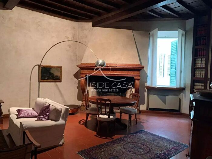 Casa con 10 locali in vendita in Mantova