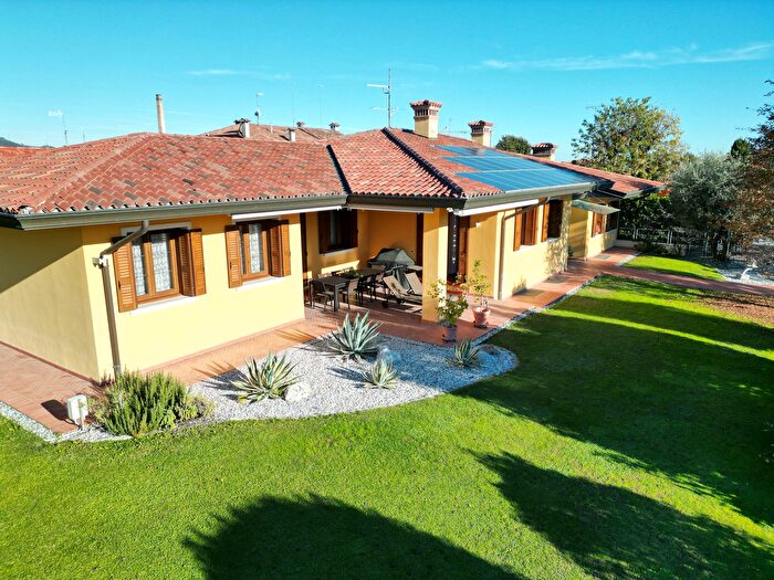 Casa con 11 locali in vendita in Via Giuseppe Verdi, Cordignano