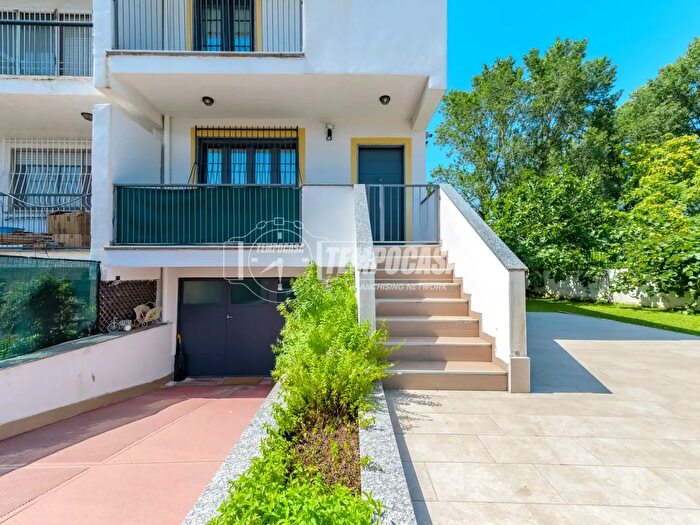 Casa quadrilocale in vendita in Via Giovanni Boccaccio, Trezzano Sul Naviglio