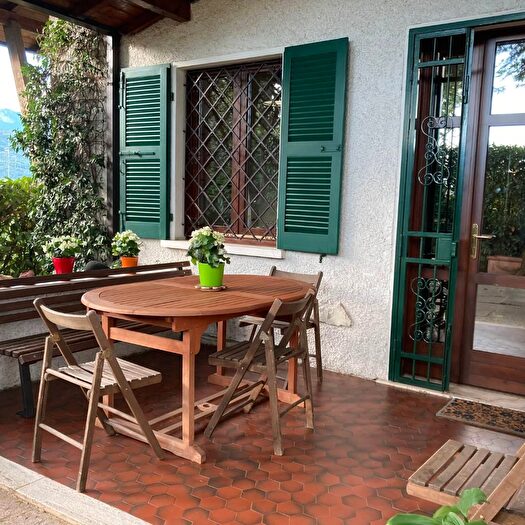 Appartamento trilocale in vendita in San Felice Del Benaco