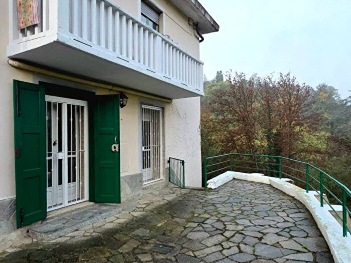 Appartamento trilocale in affitto in Strada della Valle dei Pomi, Superga, Torino