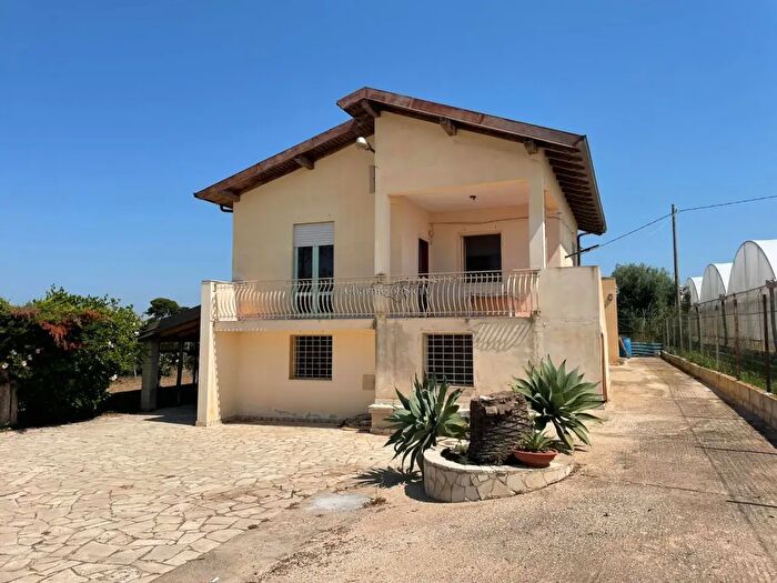 Casa quadrilocale in vendita in Via delle Fiamme Gialle, Ispica
