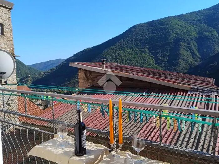 Appartamento con 5 locali in vendita in Via Ludovico Brea, Montalto Carpasio