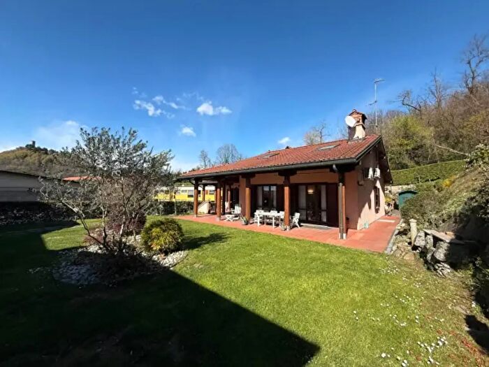 Casa con 6 locali in vendita in Via Maurizio Quadrio, Como