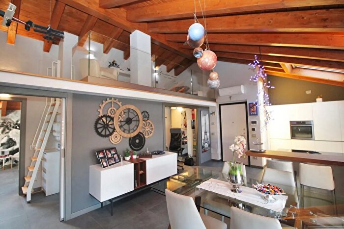 Appartamento bilocale in vendita in Via Pascoli, Marnate