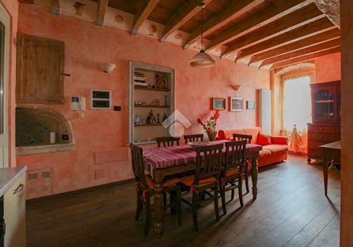 Appartamento bilocale in vendita in Via Cavour, Toscolano Maderno