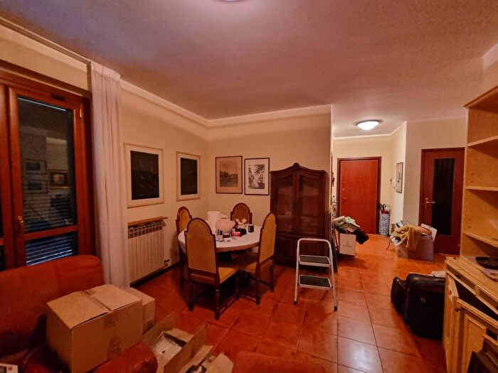 Appartamento quadrilocale in affitto in Viale Cremona, Pavia