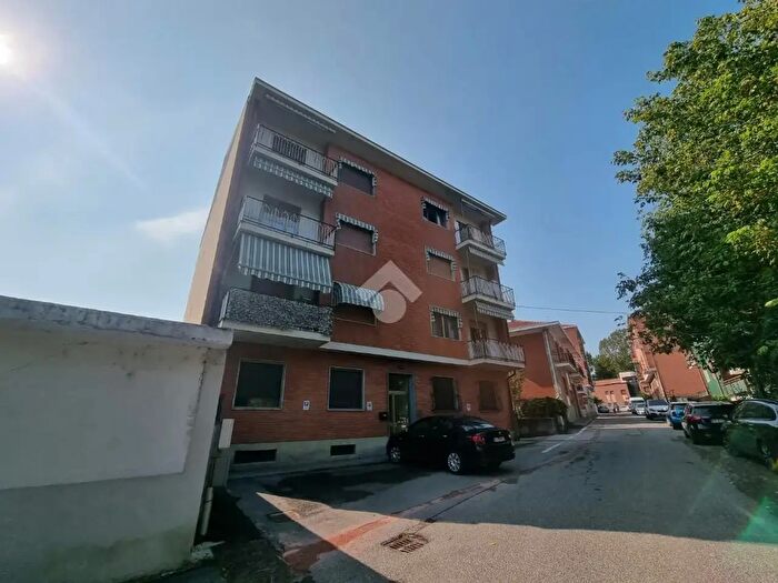 Appartamento trilocale in affitto in Via Pasubio, Gassino Torinese