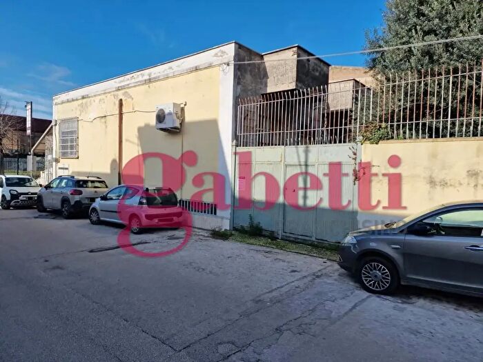 Appartamento in affitto in Via Lecce, Marcianise